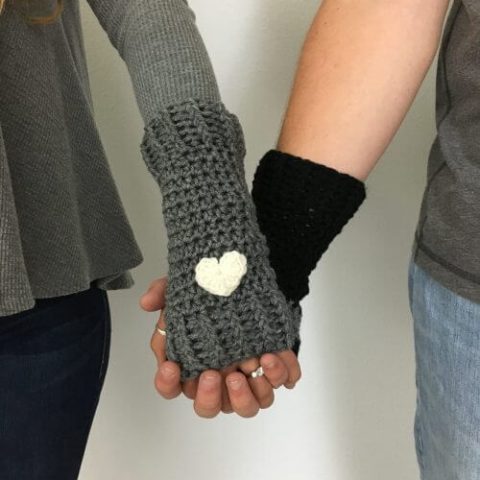 FREE CROCHET PATTERN | FIINGERLESS GLOVES CROCHET PATTERN | FREE FINGERLESS GLOVES CROCHET PATTERN #fingerlessgloves #freecrochetpattern