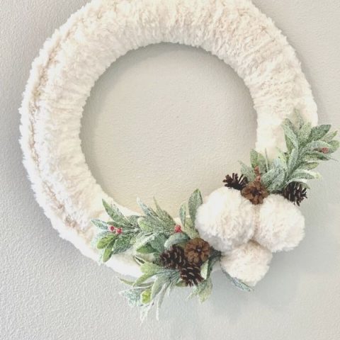 11 Christmas Crochet Ideas for Holiday Markets - Made with a Twist