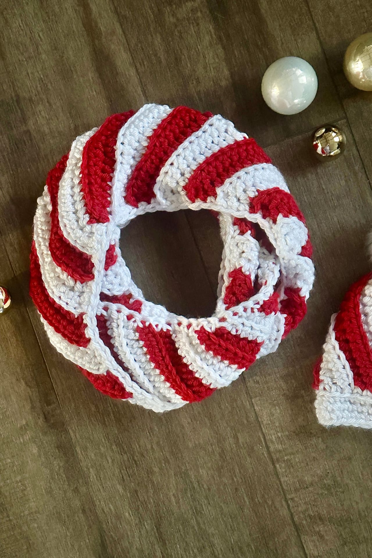 Peppermint Twist Infinity Scarf Crochet Pattern